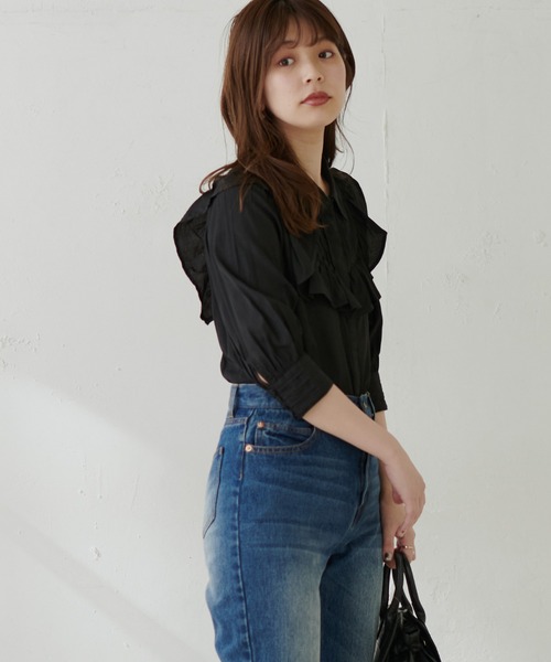 natural couture(ナチュラルクチュール)の「【WEB限定】ピンタック×フリルデザインブラウス(シャツ/ブラウス・レディース・オフホワイト/ブラック/サックスブルー/グレイッシュベージュ/ストライプ・FREE)」の12枚目の写真