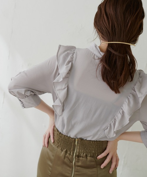 natural couture(ナチュラルクチュール)の「【WEB限定】ピンタック×フリルデザインブラウス(シャツ/ブラウス・レディース・オフホワイト/ブラック/サックスブルー/グレイッシュベージュ/ストライプ・FREE)」の14枚目の写真