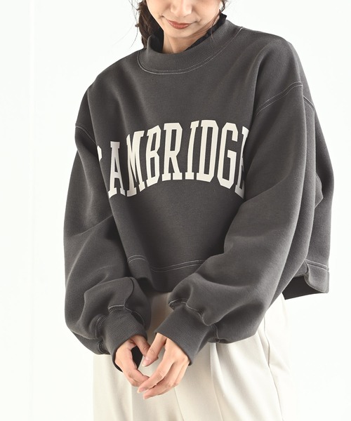 rps（アールピーエス）の「カレッジプリントショート丈プルオーバー（スウェット・レディース・アイボリー/グリーン/ボルドー/チャコールグレー・フリー）」の3枚目の写真