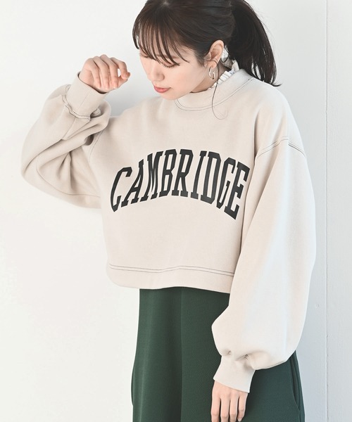 rps（アールピーエス）の「カレッジプリントショート丈プルオーバー（スウェット・レディース・アイボリー/グリーン/ボルドー/チャコールグレー・フリー）」の2枚目の写真