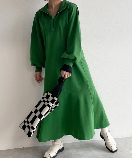 w closet（ダブルクローゼット）の「ハーフZIPスウェットマーメイドワンピース（ワンピース・レディース・グリーン/アイボリー/スミクロ/オレンジ・FREE）」の18枚目の写真