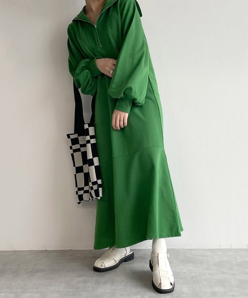 w closet（ダブルクローゼット）の「ハーフZIPスウェットマーメイドワンピース（ワンピース・レディース・グリーン/アイボリー/スミクロ/オレンジ・FREE）」の21枚目の写真