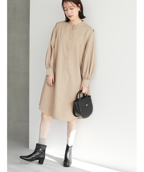 Green　Parks（グリーンパークス）の「ビエラ肩タックワンピース＊＊（ワンピース・レディース・ベージュ/サックスブルー・FREE）」の2枚目の写真