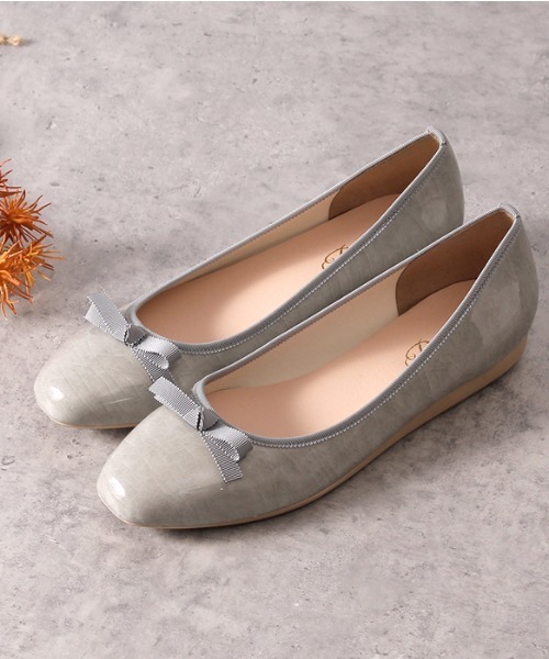 Parade（パレード）の「【MADE IN JAPAN】日本製・痛くなりにくい防水美形パンプス　1805【Parade】（パンプス・レディース・ブラック/グレー/グレイッシュベージュ/ピンク/アイボリー・22.5cm/23.5cm/24.5cm/23.0cm/24.0cm）」の3枚目の写真