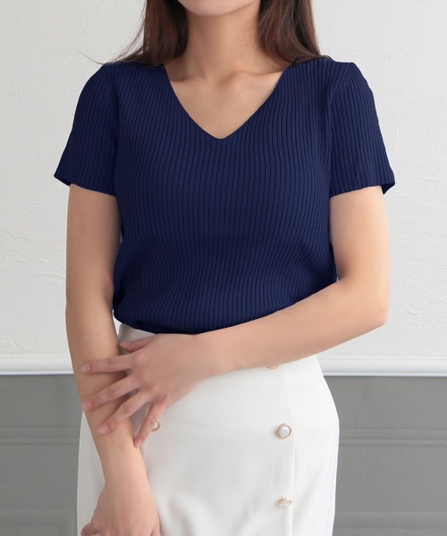 Julia Boutique（ジュリアブティック）の「Vネック・パーソナルカラー半袖ニットトップス/22150（ニット/セーター・レディース・ピンク/マスタード/ネイビー/ライトブルー/カーキ/ラベンダー/パープル/アイボリー/レッド/ブラウン/グリーン/ホワイト/ライトグリーン/ブルー/ブラック/イエロー/ベージュ/パープル系/オレンジ/ピンク系・ONE）」の11枚目の写真