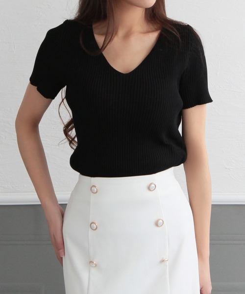 Julia Boutique（ジュリアブティック）の「Vネック・パーソナルカラー半袖ニットトップス/22150（ニット/セーター・レディース・ピンク/マスタード/ネイビー/ライトブルー/カーキ/ラベンダー/パープル/アイボリー/レッド/ブラウン/グリーン/ホワイト/ライトグリーン/ブルー/ブラック/イエロー/ベージュ/パープル系/オレンジ/ピンク系・ONE）」の4枚目の写真