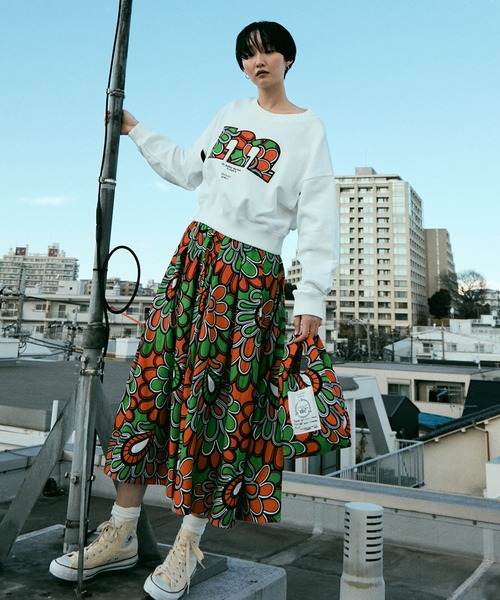 moyan ecri(モヤン エクリ)の「<moyan ecri>【アフリカンファブリック】タックフレアスカート(スカート・レディース・レッド/ターコイズブルー系/オレンジ/ブルー・FREE)」の4枚目の写真