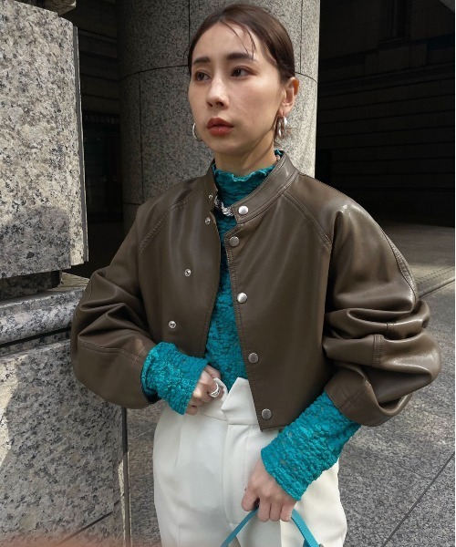 Ameri(アメリ)の「ROUND SHORT SYNTHETIC LEATHER JACKET(その他アウター・レディース・ブラウン/ブルー/ブラック・FREE)」の21枚目の写真
