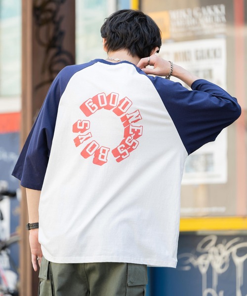 Rocky Monroe（ロッキーモンロー）の「オーバーサイズ 別注 カレッジロゴプリントラグランビッグTシャツ（Tシャツ/カットソー・メンズ・ホワイト×グリーン/ホワイト×ブルー/ホワイト×ブラック/オートミール/ホワイト×ブラウン・M/L/XL）」の3枚目の写真