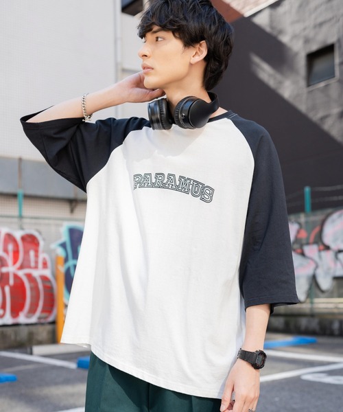 Rocky Monroe（ロッキーモンロー）の「オーバーサイズ 別注 カレッジロゴプリントラグランビッグTシャツ（Tシャツ/カットソー・メンズ・ホワイト×グリーン/ホワイト×ブルー/ホワイト×ブラック/オートミール/ホワイト×ブラウン・M/L/XL）」の4枚目の写真