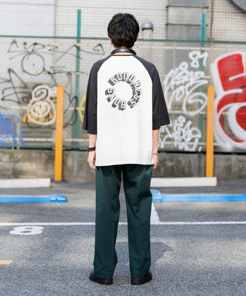 Rocky Monroe（ロッキーモンロー）の「オーバーサイズ 別注 カレッジロゴプリントラグランビッグTシャツ（Tシャツ/カットソー・メンズ・ホワイト×グリーン/ホワイト×ブルー/ホワイト×ブラック/オートミール/ホワイト×ブラウン・M/L/XL）」の7枚目の写真