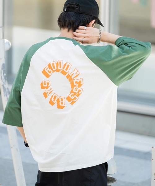 Rocky Monroe（ロッキーモンロー）の「オーバーサイズ 別注 カレッジロゴプリントラグランビッグTシャツ（Tシャツ/カットソー・メンズ・ホワイト×グリーン/ホワイト×ブルー/ホワイト×ブラック/オートミール/ホワイト×ブラウン・M/L/XL）」の9枚目の写真