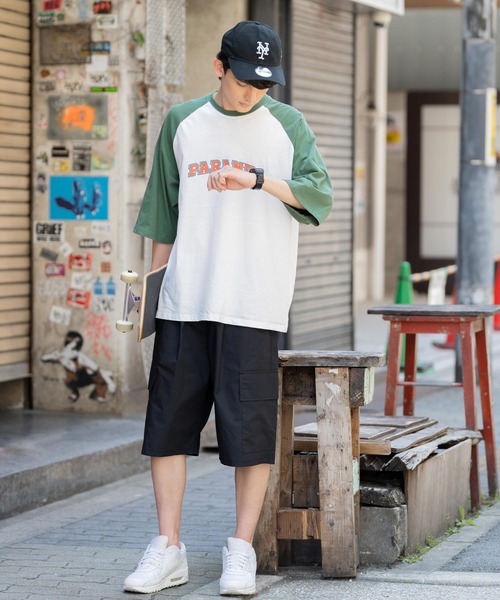 Rocky Monroe（ロッキーモンロー）の「オーバーサイズ 別注 カレッジロゴプリントラグランビッグTシャツ（Tシャツ/カットソー・メンズ・ホワイト×グリーン/ホワイト×ブルー/ホワイト×ブラック/オートミール/ホワイト×ブラウン・M/L/XL）」の10枚目の写真