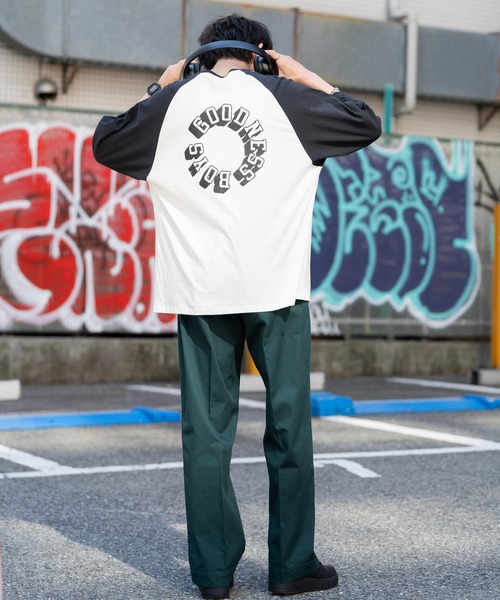 Rocky Monroe（ロッキーモンロー）の「オーバーサイズ 別注 カレッジロゴプリントラグランビッグTシャツ（Tシャツ/カットソー・メンズ・ホワイト×グリーン/ホワイト×ブルー/ホワイト×ブラック/オートミール/ホワイト×ブラウン・M/L/XL）」の17枚目の写真