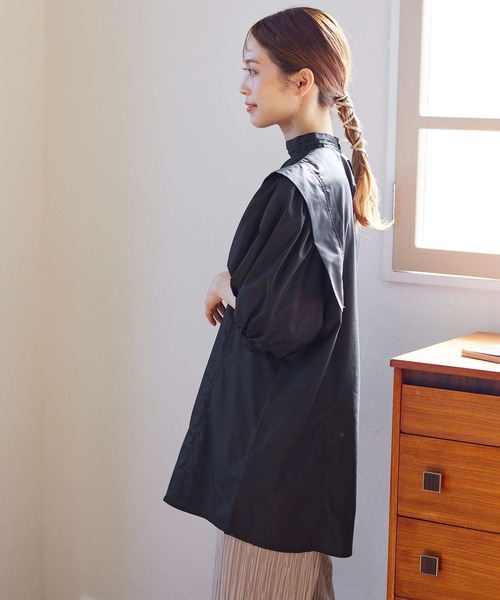 Isn't She?（イズントシー）の「ショルダータックボリュームスリーブブラウス（シャツ/ブラウス・レディース・ブラック/オフホワイト/パープル系・FREE）」の4枚目の写真