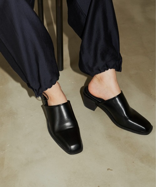 Aunt Marie's(アントマリーズ)の「スクエアトゥフェイクレザーサボミュール(その他シューズ・レディース・ブラック/ブラウン・S/M/L)」の13枚目の写真