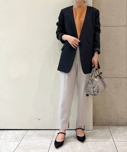 RIVE DROITE（リヴドロワ）の「シワになりにくい嬉しい素材/ツイルストレッチVネックジャケット（ノーカラージャケット・レディース・ブラック/カーキ・FREE）」の18枚目の写真