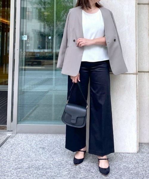 RIVE DROITE（リヴドロワ）の「シワになりにくい嬉しい素材/ツイルストレッチVネックジャケット（ノーカラージャケット・レディース・ブラック/カーキ・FREE）」の19枚目の写真