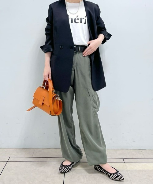 RIVE DROITE（リヴドロワ）の「シワになりにくい嬉しい素材/ツイルストレッチVネックジャケット（ノーカラージャケット・レディース・ブラック/カーキ・FREE）」の16枚目の写真