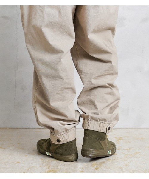 MILITARY（ミリタリー）の「実物 新品 デッドストック イタリア軍 トレーニングシューズ / スニーカー（スニーカー・メンズ・オリーブ・42）」の4枚目の写真