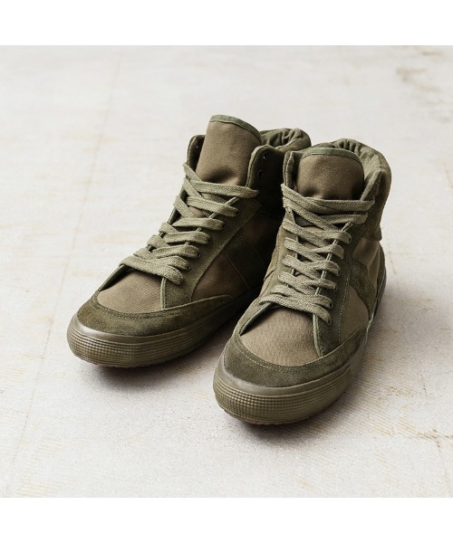 MILITARY（ミリタリー）の「実物 新品 デッドストック イタリア軍 トレーニングシューズ / スニーカー（スニーカー・メンズ・オリーブ・42）」の2枚目の写真