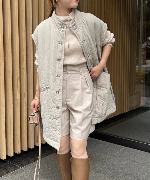 CAPRICIEUX LE'MAGE(カプリシューレマージュ)の「キルトベスト(ダウンベスト・レディース・ホワイト/グレイッシュベージュ・FREE)」の2枚目の写真