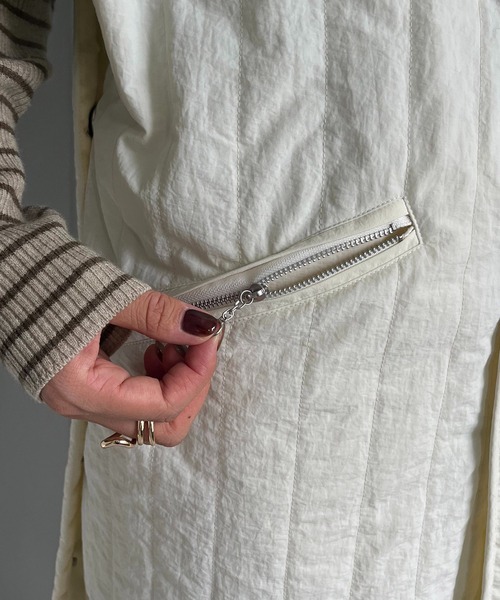 CAPRICIEUX LE'MAGE(カプリシューレマージュ)の「キルトベスト(ダウンベスト・レディース・ホワイト/グレイッシュベージュ・FREE)」の16枚目の写真