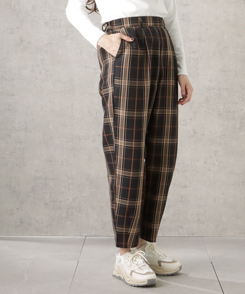 NAVY(ネイビー)の「バックゴムチェックスラウチパンツ(その他パンツ・レディース・ベージュ/グレー/ブラック・M/L)」の2枚目の写真