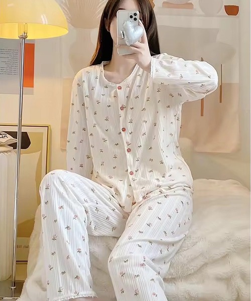 ammy.(エイミードット)の「【 ammy. / エイミードット 】 小花柄 4点セット ルームウェア / キャミソール トップス 半ズボン 長ズボン(ルームウェア/パジャマ・レディース・B/A/ブルー/ピンク/パープル・LARGE/MEDIUM)」の8枚目の写真