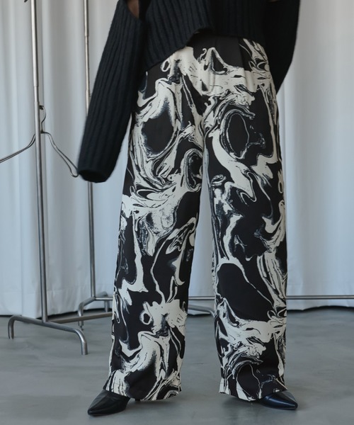 &g'aime（アンジェム）の「【&g’aime】マーブルプリントパンツ（その他パンツ・レディース・ネイビー/ブラウン・FREE）」の2枚目の写真