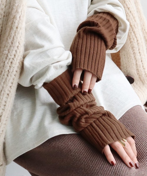 reca（レカ）の「リブニットアームウォーマー（アームカバー・レディース・アイボリー/トップグレー/グリーン/グレイッシュベージュ/ブラウン/ブラック・FREE）」の14枚目の写真