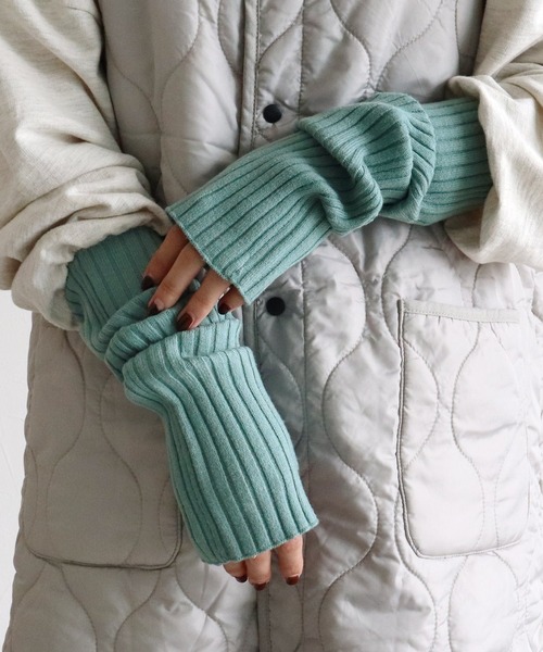 reca（レカ）の「リブニットアームウォーマー（アームカバー・レディース・アイボリー/トップグレー/グリーン/グレイッシュベージュ/ブラウン/ブラック・FREE）」の18枚目の写真