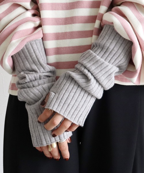 reca（レカ）の「リブニットアームウォーマー（アームカバー・レディース・アイボリー/トップグレー/グリーン/グレイッシュベージュ/ブラウン/ブラック・FREE）」の12枚目の写真