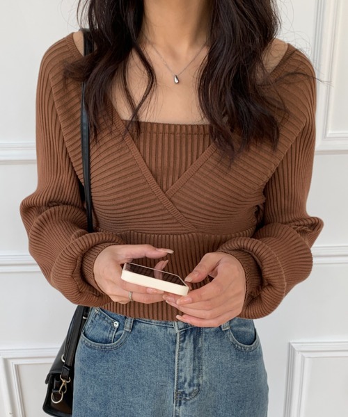 ECLIN（エクラン）の「レイヤード風Vネックリブニットプルオーバー（ニット/セーター・レディース・ホワイト/ブラック/ベージュ/ネイビー/ブラウン・FREE）」の3枚目の写真