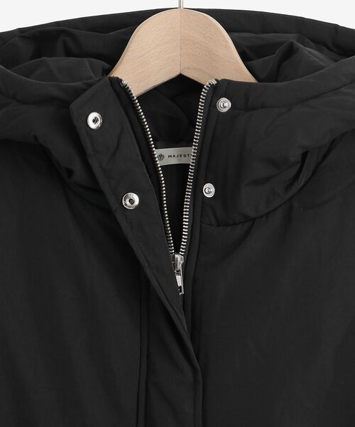 MAJESTIC LEGON（マジェスティックレゴン）の「ウエストきゅっとパファーコート（ダウンジャケット/コート・レディース・ブラック/オフホワイト・SMALL/MEDIUM）」の20枚目の写真