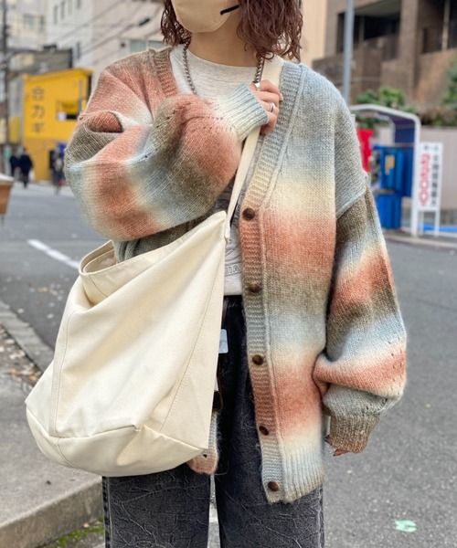 CPCM（シーピーシーエム）の「グラデーションBIGニットカーディガン（カーディガン/ボレロ・レディース・グリーン系その他/パープル/マスタード/グリーン・FREE）」の2枚目の写真