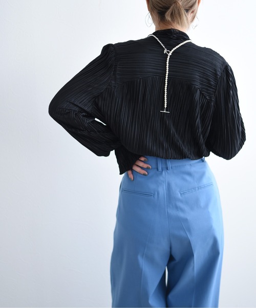 Eimee Law(エイミーロウ)の「プリーツボウタイブラウス(シャツ/ブラウス・レディース・ライトブルーグレー/アイボリー/ブラック・38)」の14枚目の写真
