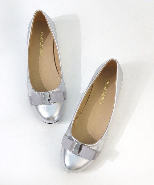 LibertyDoll（リバティードール）の「フラットリボンパンプス（パンプス・レディース・アイボリー/グレー/ブラック/ダークブラウン/ベージュ/ブラック系その他/ネイビー/モスグリーン/オレンジ/レッド/マスタード/ゴールド系1/シルバー系1・S/SS/3L/L/M/LL）」の12枚目の写真