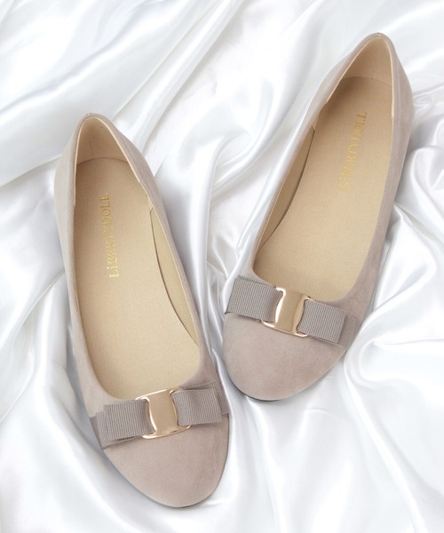 LibertyDoll（リバティードール）の「フラットリボンパンプス（パンプス・レディース・アイボリー/グレー/ブラック/ダークブラウン/ベージュ/ブラック系その他/ネイビー/モスグリーン/オレンジ/レッド/マスタード/ゴールド系1/シルバー系1・S/SS/3L/L/M/LL）」の6枚目の写真
