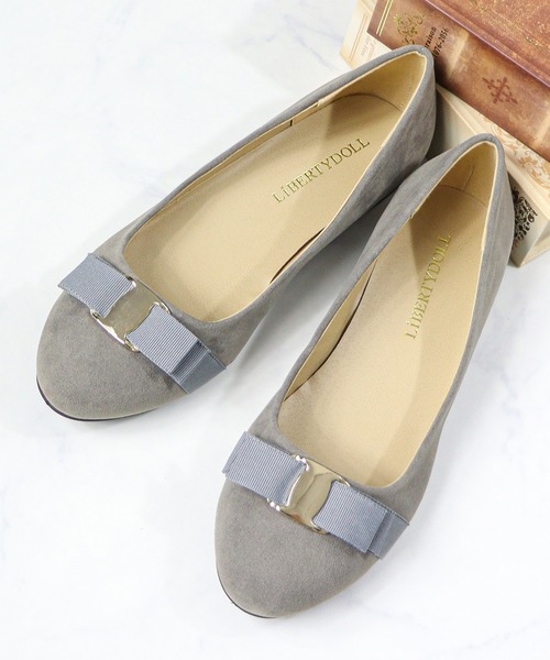 LibertyDoll（リバティードール）の「フラットリボンパンプス（パンプス・レディース・アイボリー/グレー/ブラック/ダークブラウン/ベージュ/ブラック系その他/ネイビー/モスグリーン/オレンジ/レッド/マスタード/ゴールド系1/シルバー系1・S/SS/3L/L/M/LL）」の4枚目の写真