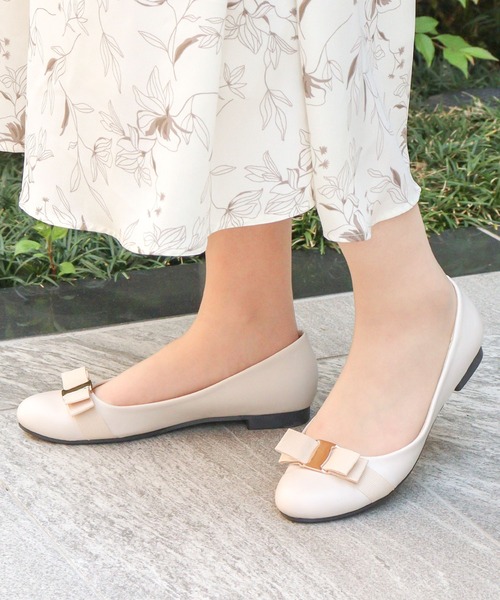 LibertyDoll（リバティードール）の「フラットリボンパンプス（パンプス・レディース・アイボリー/グレー/ブラック/ダークブラウン/ベージュ/ブラック系その他/ネイビー/モスグリーン/オレンジ/レッド/マスタード/ゴールド系1/シルバー系1・S/SS/3L/L/M/LL）」の16枚目の写真