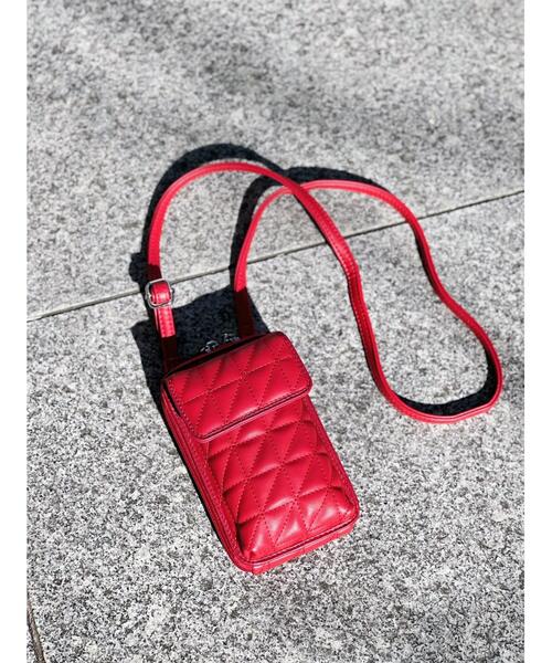 Ober Tashe（オーバータッシェ）の「合皮タテ型キルトスマホショルダー（ショルダーバッグ・レディース・ベージュ/ホワイト/ブラック/レッド系1・FREE）」の9枚目の写真