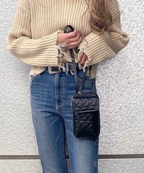 Ober Tashe（オーバータッシェ）の「合皮タテ型キルトスマホショルダー（ショルダーバッグ・レディース・ベージュ/ホワイト/ブラック/レッド系1・FREE）」の11枚目の写真