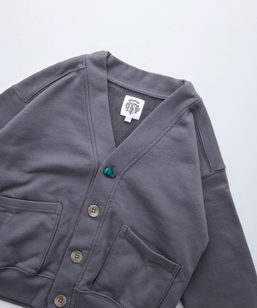 Ocean&Ground（オーシャン&グラウンド）の「モチーフボタンVネックカーディガン(90～140cm)（カーディガン/ボレロ・キッズ・ラベンダー/グリーン/チャコール/アイボリー・110/130/90/100/120/140）」の6枚目の写真