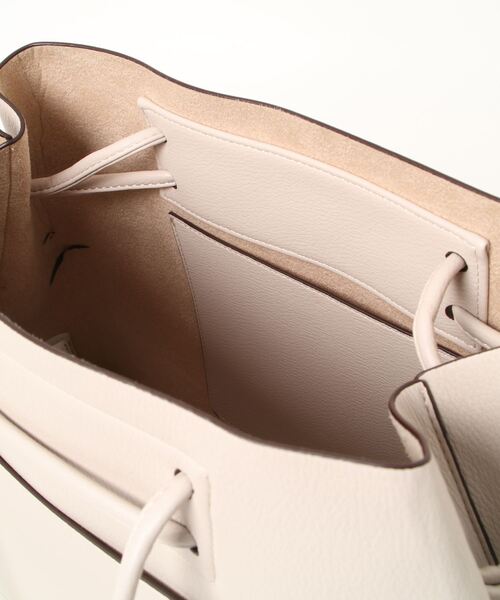 LUGG NAGG(ラグナグ)の「【adottona/アドット】シンプル変形トートバッグ【軽量】(トートバッグ・レディース・ブラック/オフホワイト/ベージュ・FREE)」の8枚目の写真