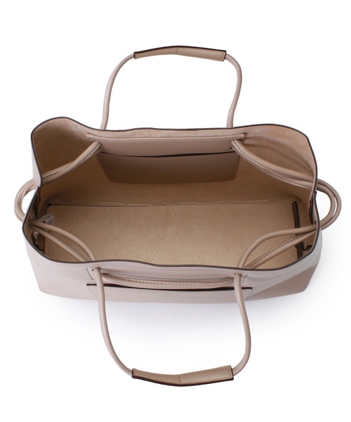 LUGG NAGG(ラグナグ)の「【adottona/アドット】シンプル変形トートバッグ【軽量】(トートバッグ・レディース・ブラック/オフホワイト/ベージュ・FREE)」の4枚目の写真