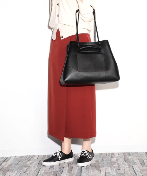 LUGG NAGG(ラグナグ)の「【adottona/アドット】シンプル変形トートバッグ【軽量】(トートバッグ・レディース・ブラック/オフホワイト/ベージュ・FREE)」の10枚目の写真