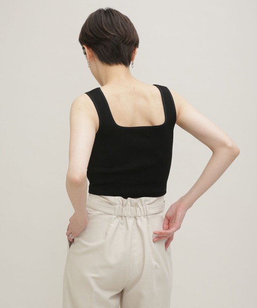 NANO universe（ナノユニバース）の「LB.03/カップ付きクロップドスクエアタンクトップ（タンクトップ・レディース・オフホワイト/ブルー/ブラック・Ⅰ/Ⅱ）」の4枚目の写真