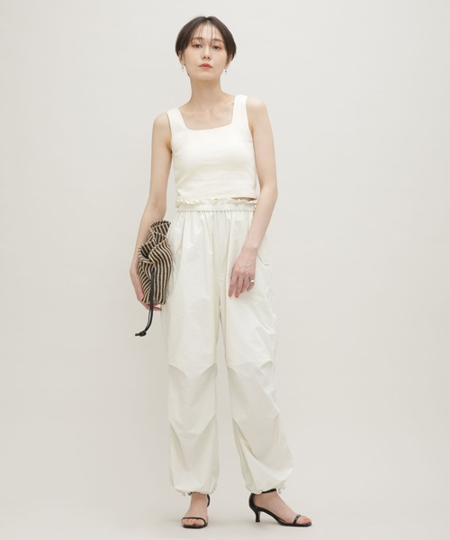 NANO universe（ナノユニバース）の「LB.03/カップ付きクロップドスクエアタンクトップ（タンクトップ・レディース・オフホワイト/ブルー/ブラック・Ⅰ/Ⅱ）」の12枚目の写真