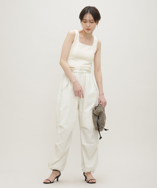 NANO universe（ナノユニバース）の「LB.03/カップ付きクロップドスクエアタンクトップ（タンクトップ・レディース・オフホワイト/ブルー/ブラック・Ⅰ/Ⅱ）」の13枚目の写真